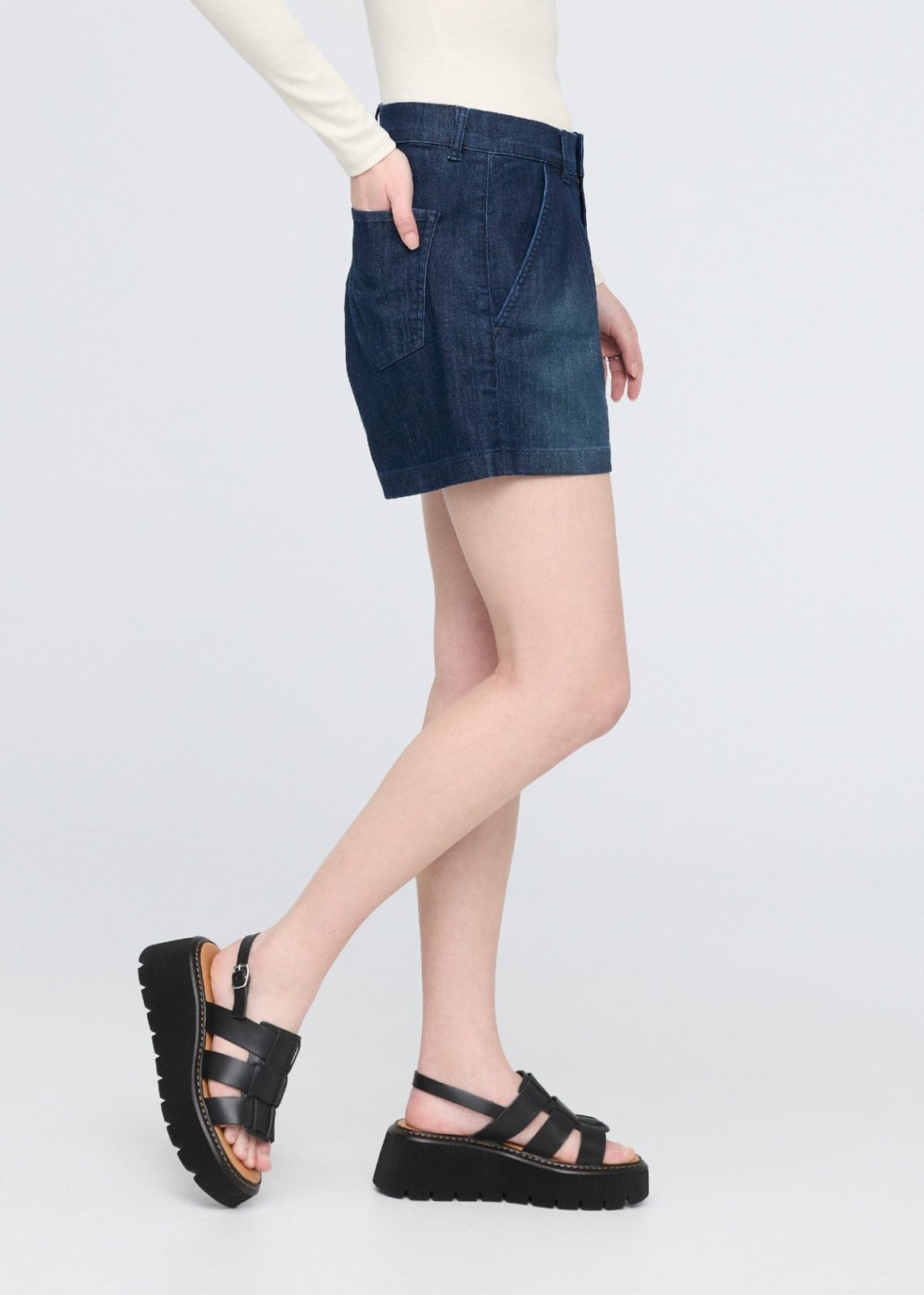 womens modern rinse denim lite pleated short side